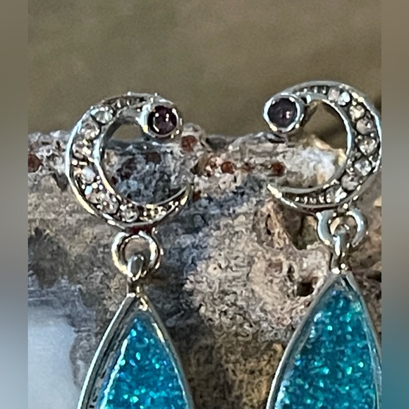 Jewelry Twist Shape Ocean Blue Fire Opal Drop Earrings - Picture 4 of 8